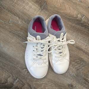On Cloud The Roger Advantage Sneakers White/Rose